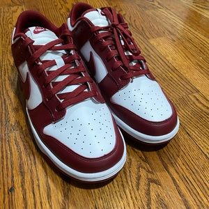 Nike Dunk Lows Retro (Team Red 2022).